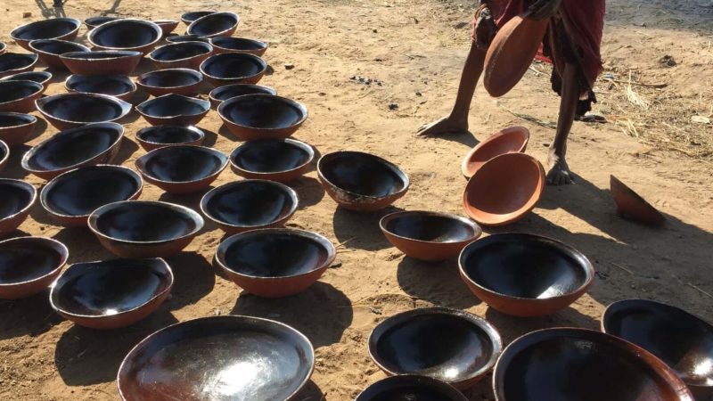 Dhanak Adivasi - Non-Stick terracotta Cookware with Lac Coating