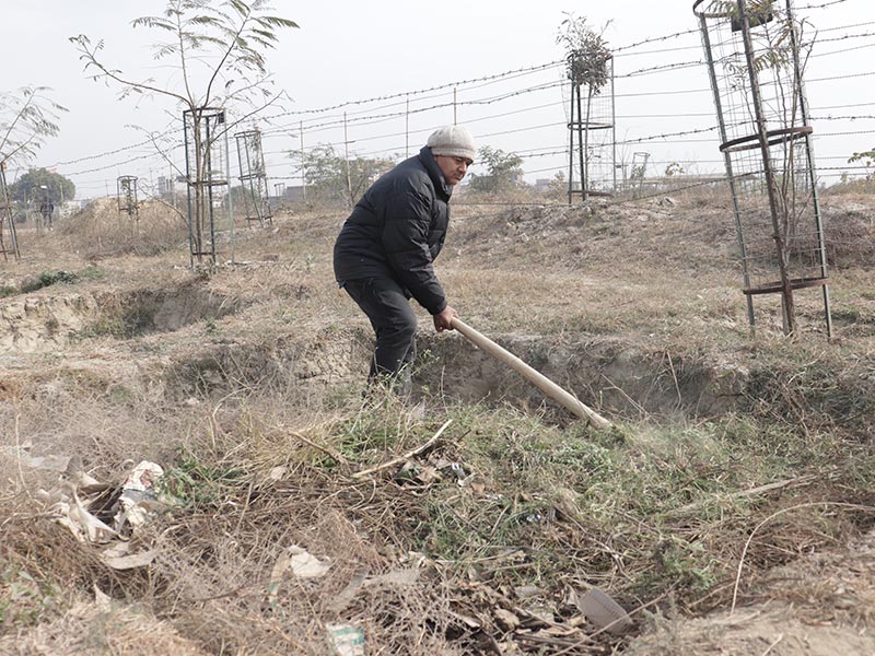 Swami Prem Parivartan (Peepal Baba) planting trees in India