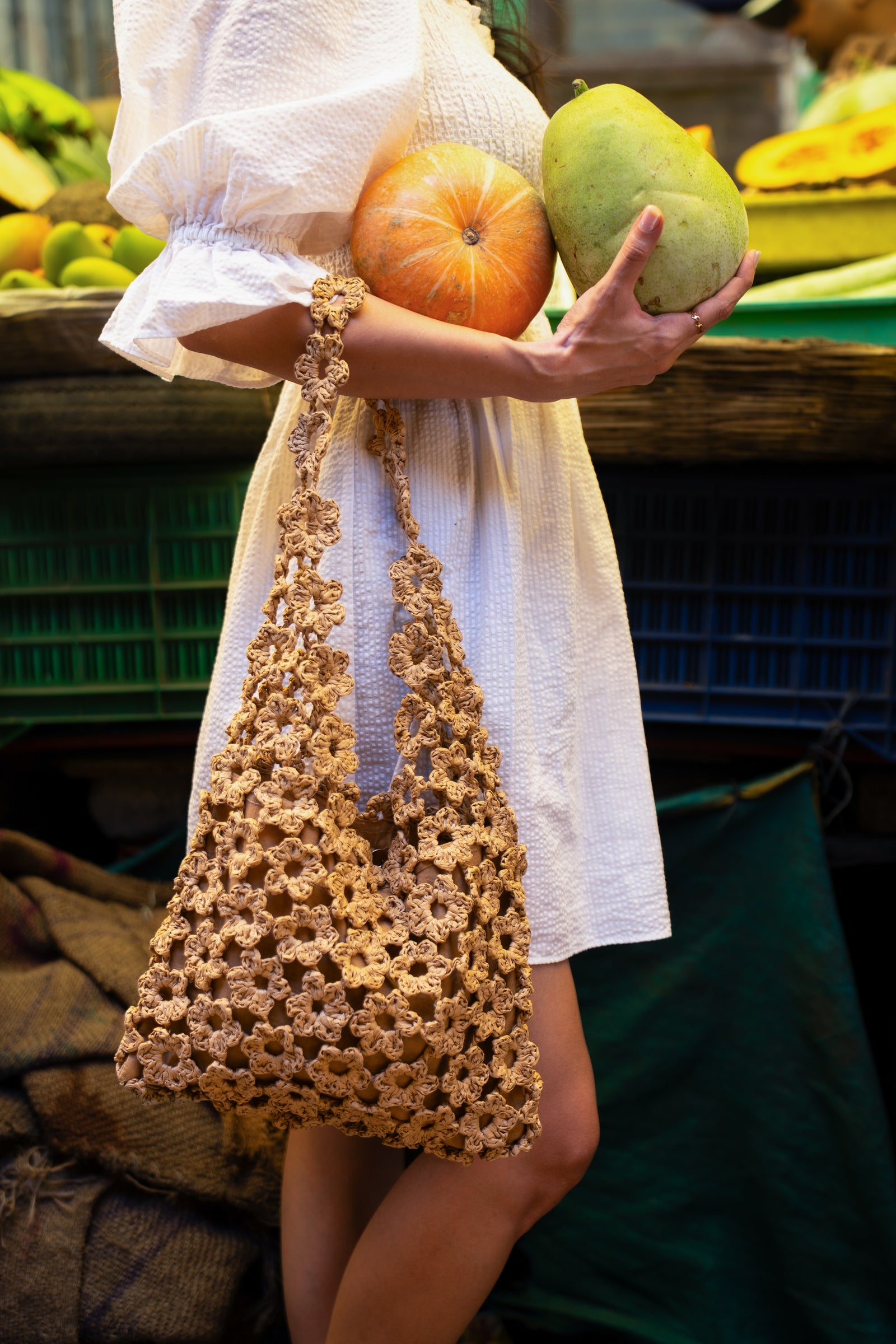 Hand-crocheted raffia bag made from natural palm fibre