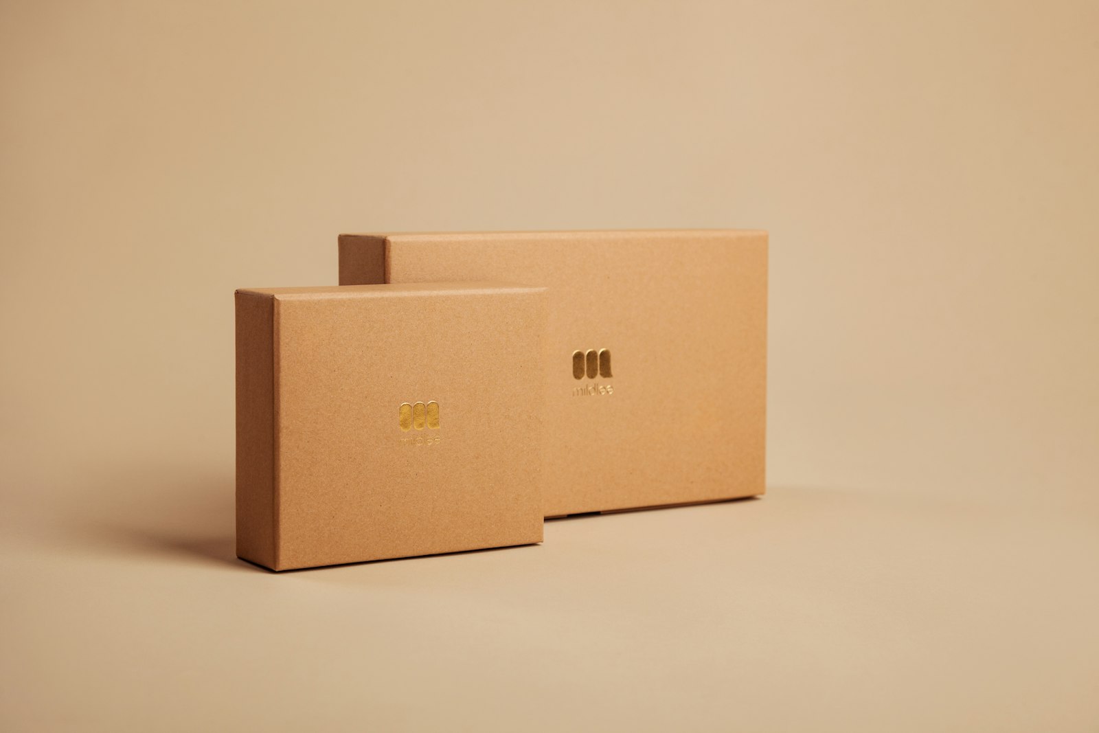 Recyclable kraft paper packaging boxes used as a sustainable alternative to plastic packaging